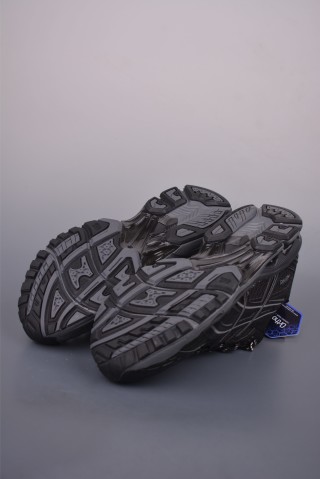 Asics Gel-Kahana Nimbus 10.1 Y2K view 3