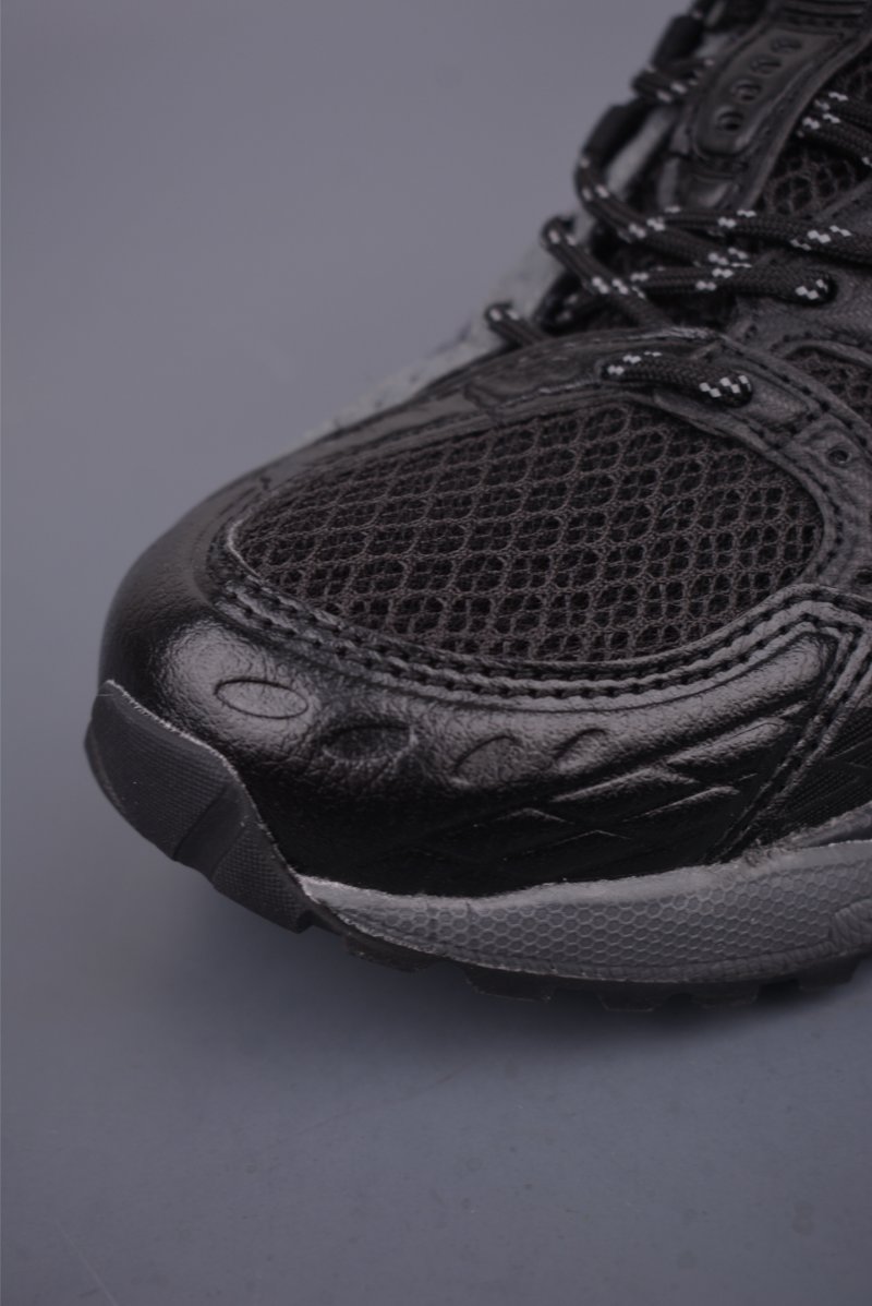 Asics Gel-Kahana Nimbus 10.1 Y2K view