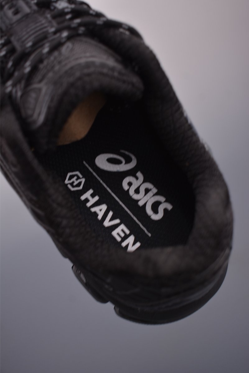 Asics Gel-Kahana Nimbus 10.1 Y2K view