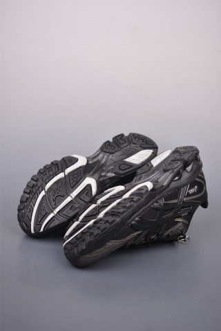 Asics Gel-Kahana Nimbus 10.1 Y2K view 3