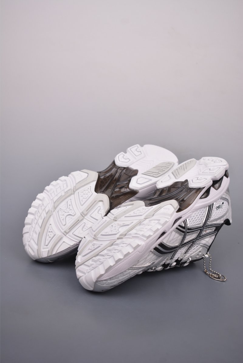 Asics Gel-Kahana Nimbus 10.1 Y2K view