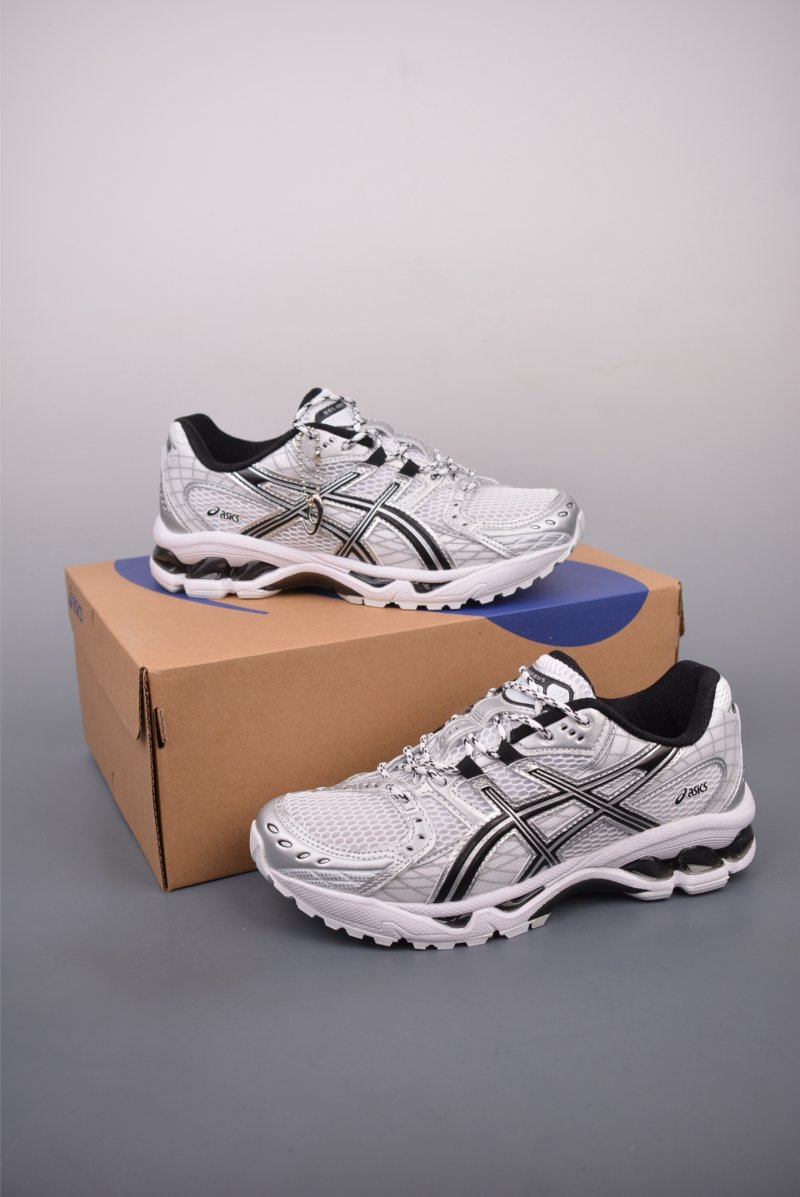 Asics Gel-Kahana Nimbus 10.1 Y2K view