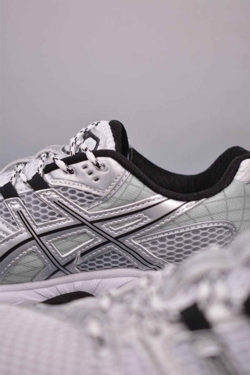 Asics Gel-Kahana Nimbus 10.1 Y2K view