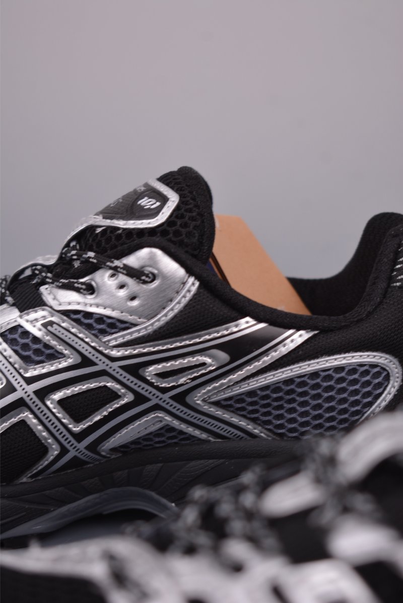 Asics Gel-Kahana Nimbus Y2K view