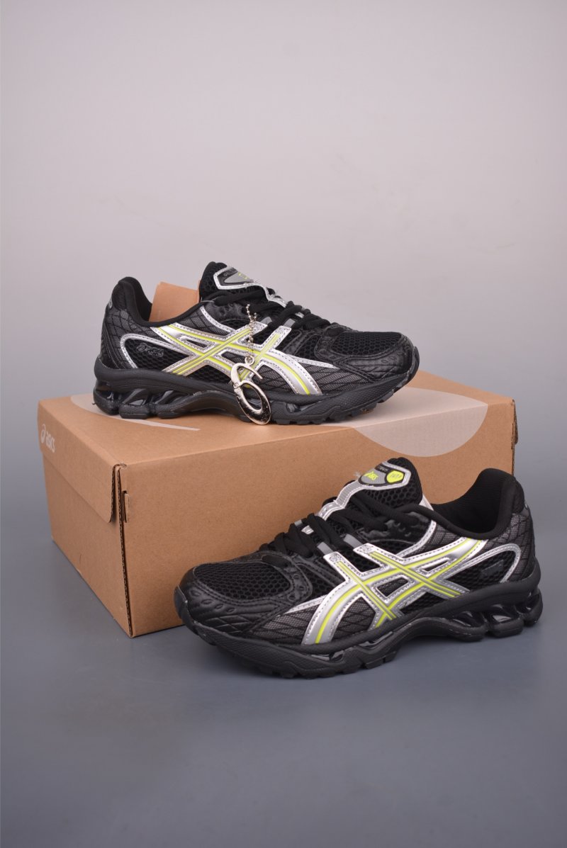 Asics Gel-Kahana Nimbus Y2K view