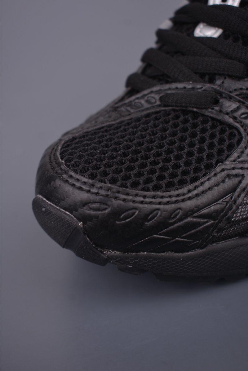 Asics Gel-Kahana Nimbus Y2K view