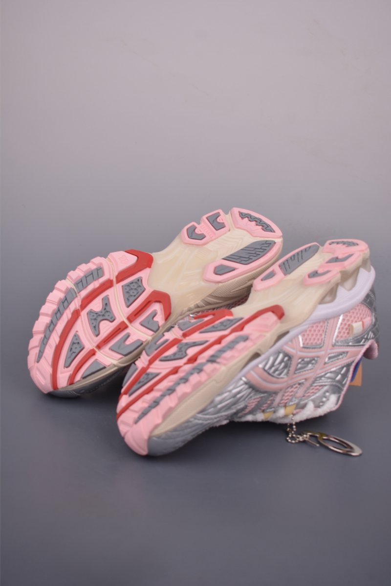 Asics Gel-Kahana Nimbus Y2K view