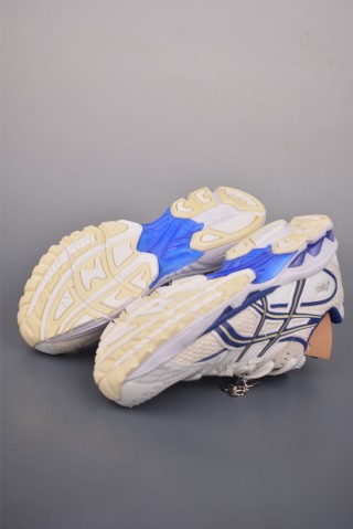 Asics Gel-Kahana Nimbus Y2K view 3