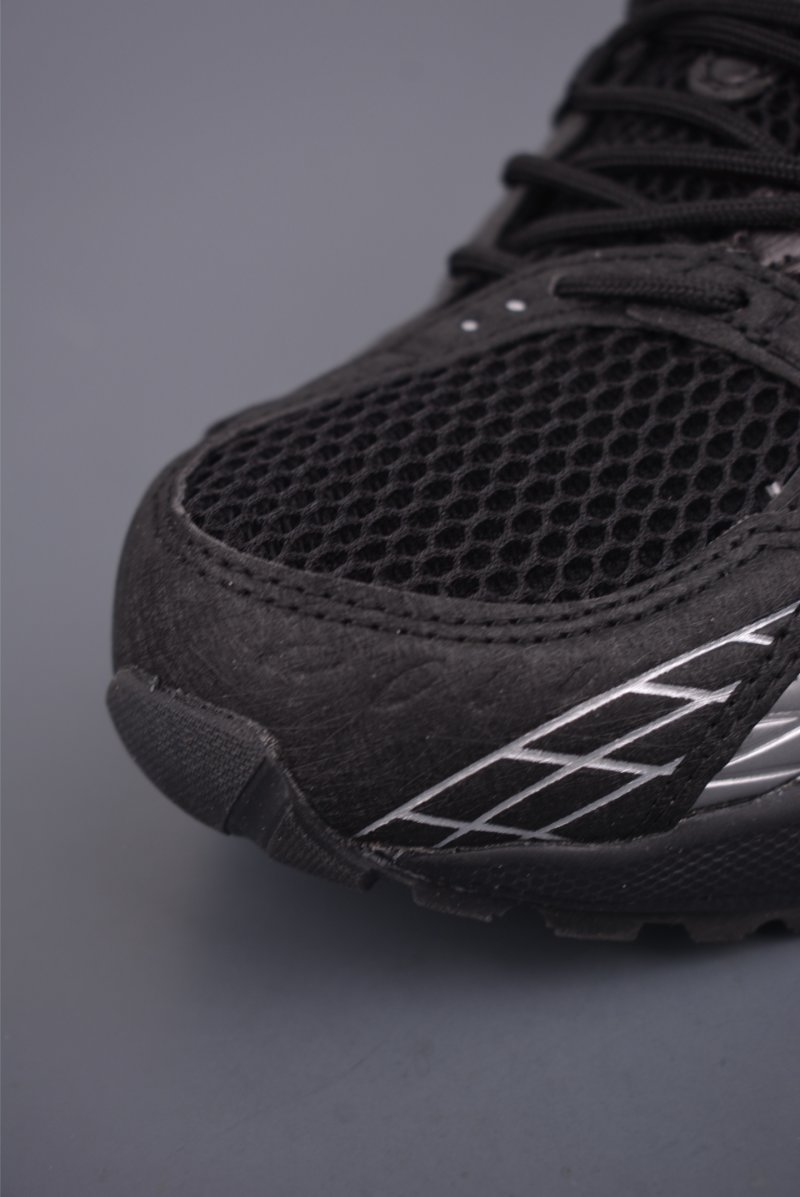 Asics Gel-Kahana Nimbus Y2K view
