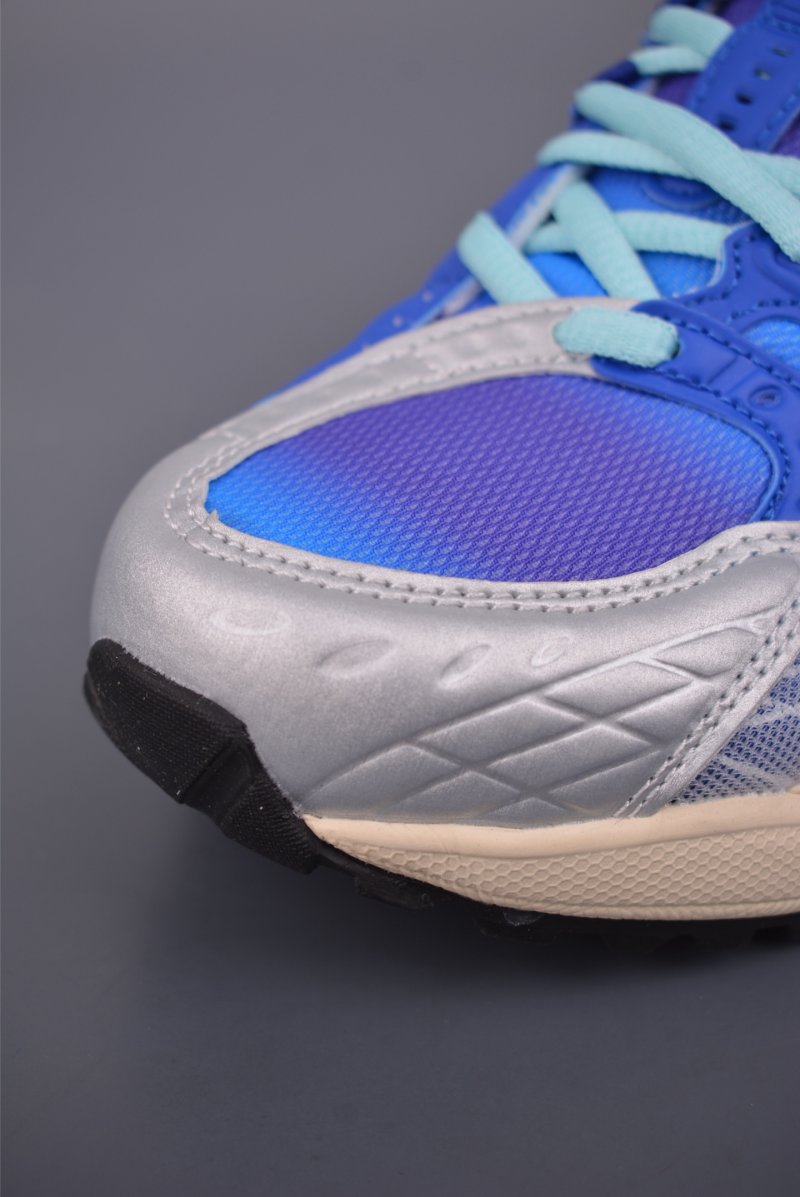 Asics Gel-Kahana Nimbus Y2K view