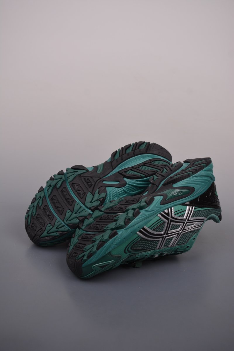 Asics Gel-Kahana TR V4 view