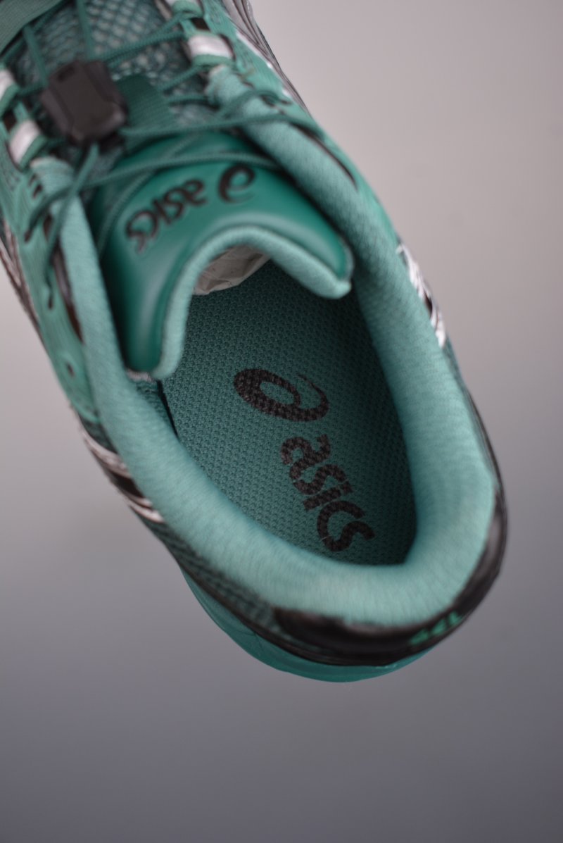 Asics Gel-Kahana TR V4 view