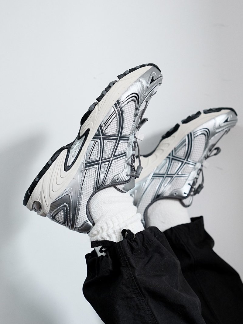 Asics Gel-Kahana TR V4 view