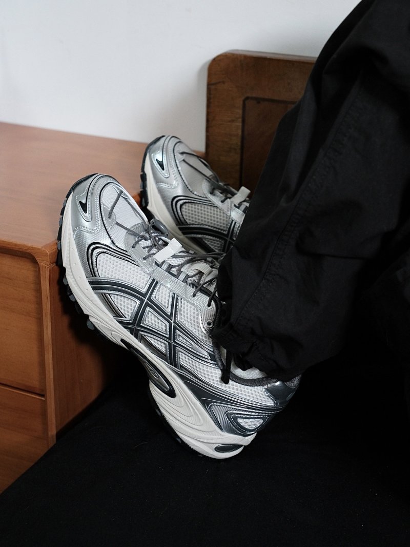 Asics Gel-Kahana TR V4 view