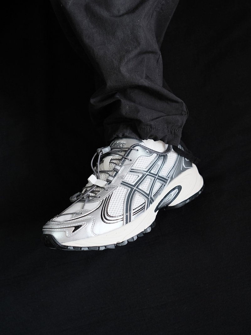 Asics Gel-Kahana TR V4 view