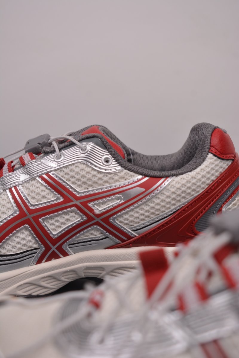 Asics Gel-Kahana TR V4 view