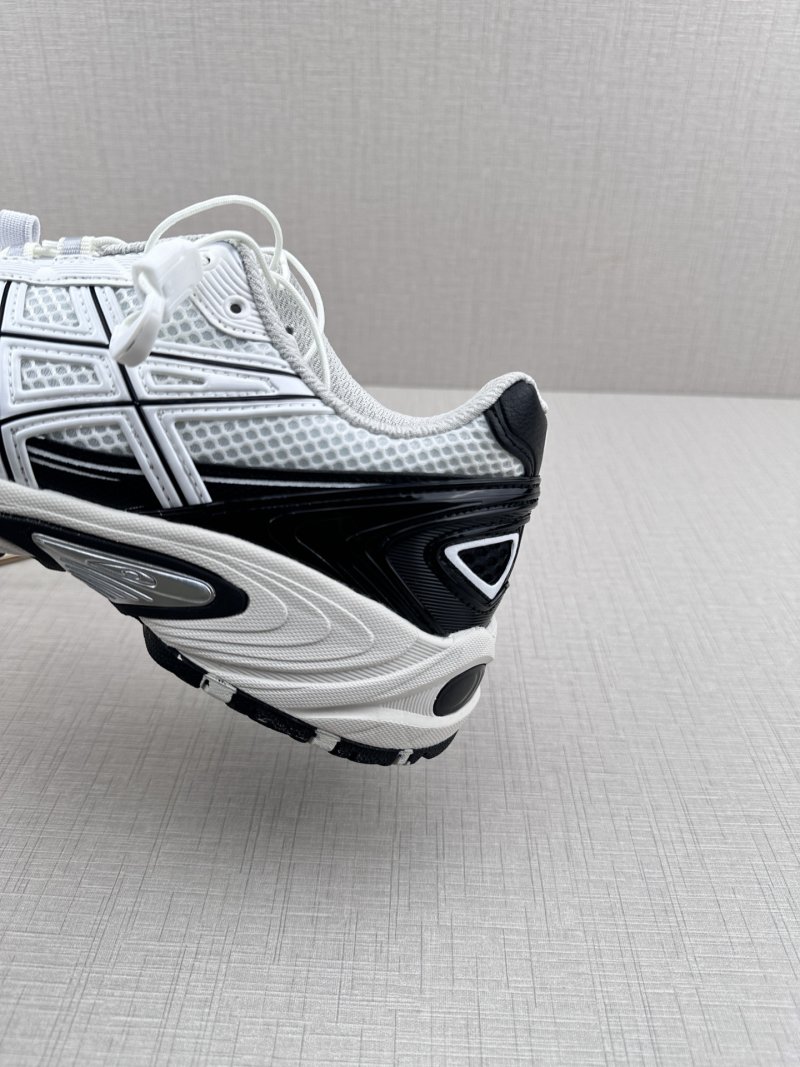 Asics Gel-Kahana TR V4 'Black / White / Grey' view
