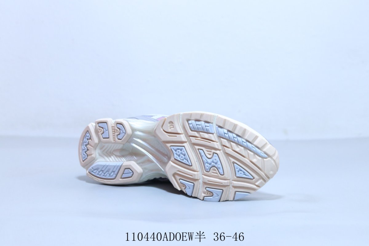 Asics Gel-Kayano 14 view