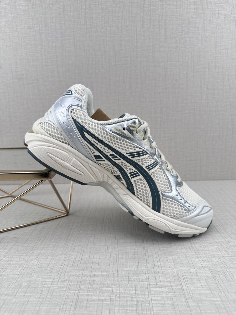 Asics Gel-Kayano 14 view