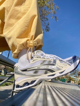 Asics Gel-Kayano 14 view 4