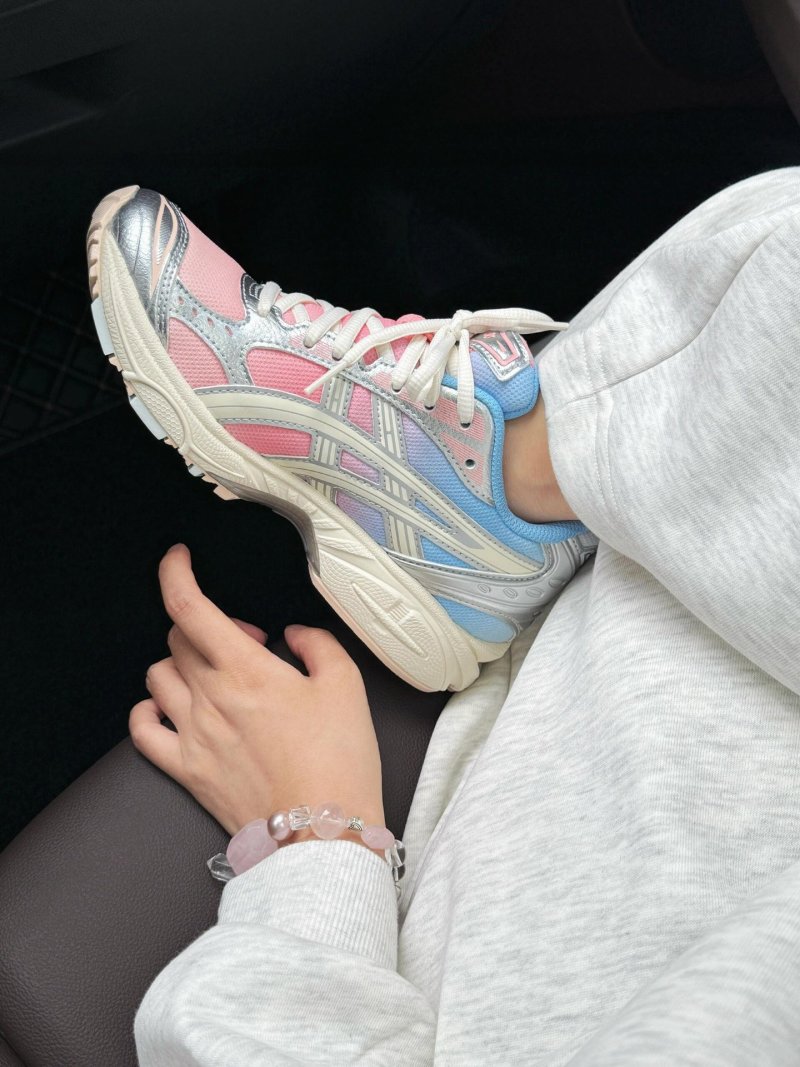 Asics Gel-Kayano 14 view