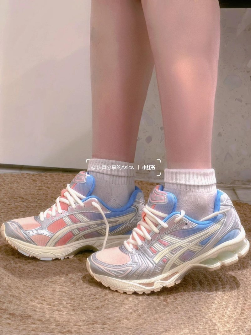 Asics Gel-Kayano 14 view