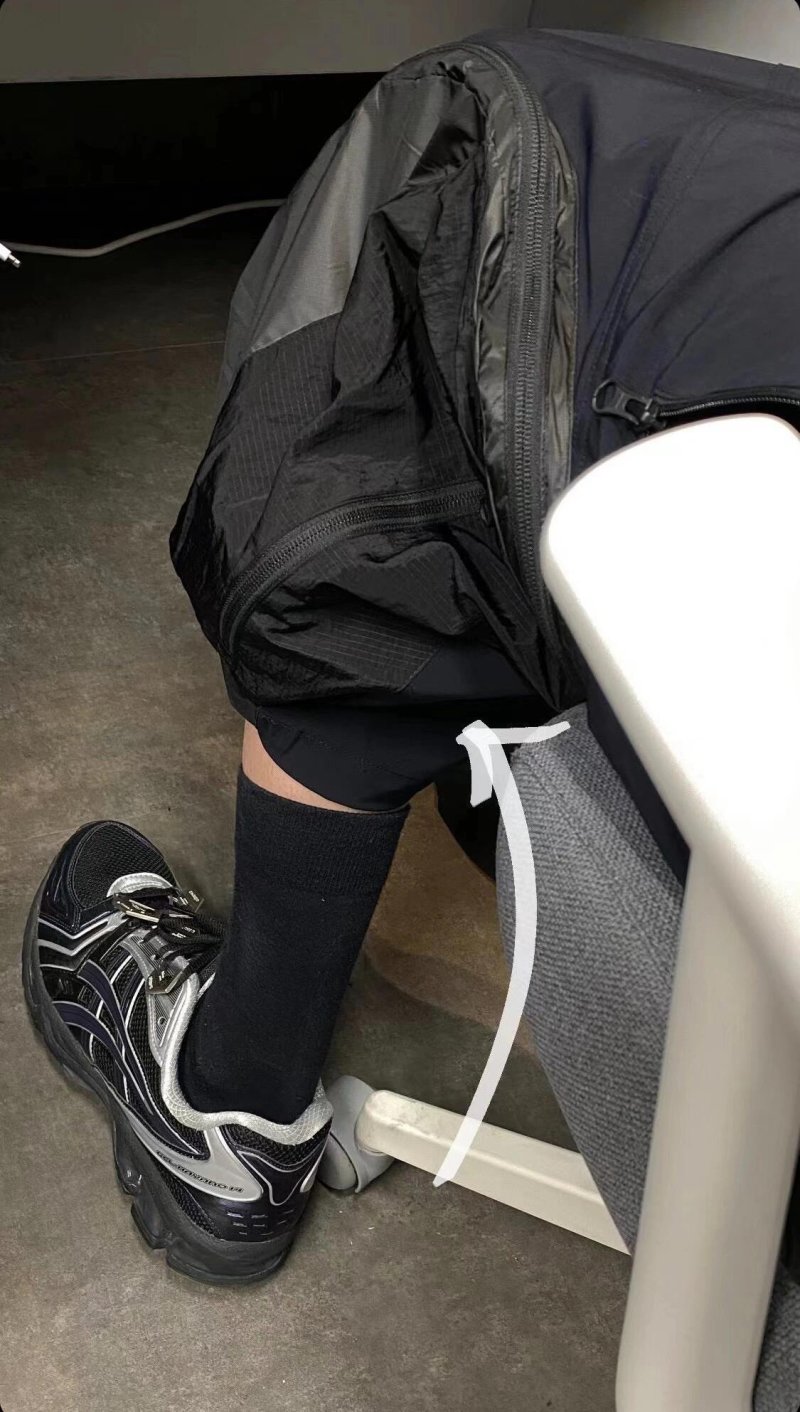 Asics Gel-Kayano 14 view
