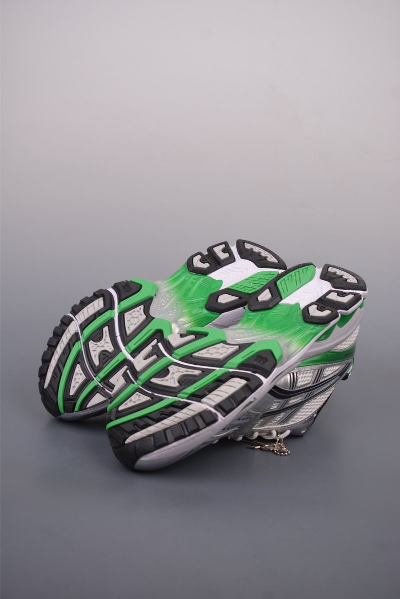 Asics Gel-Kayano 14 view