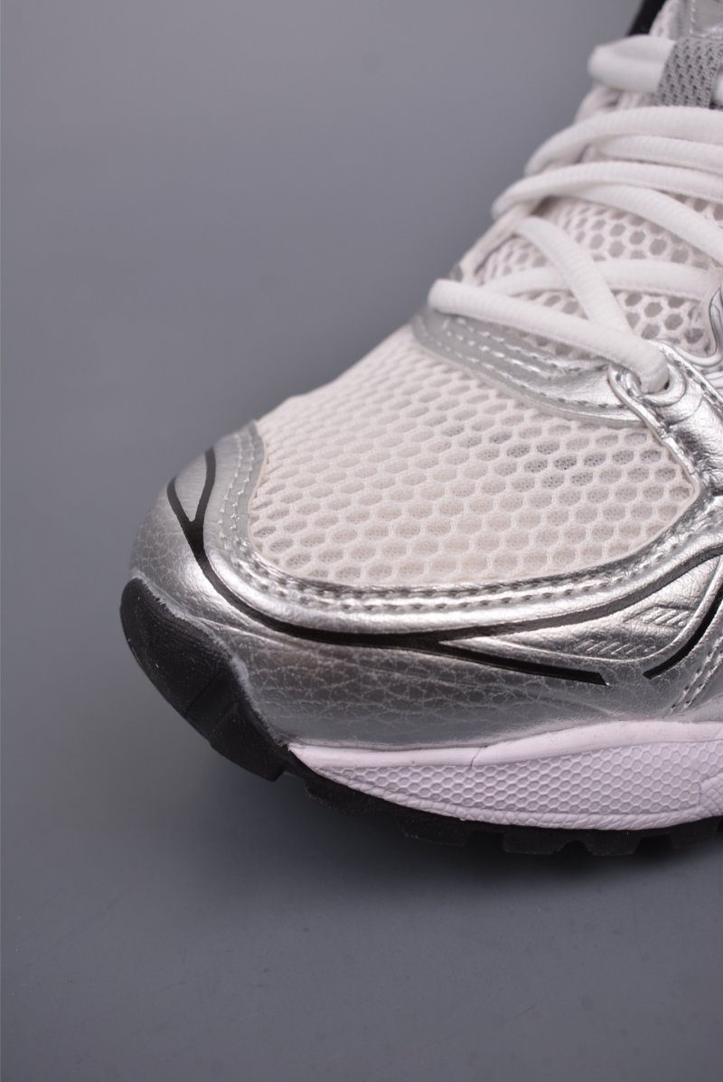 Asics Gel-Kayano 14 view