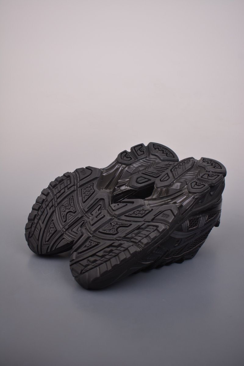 Asics Gel-Kayano 14 view