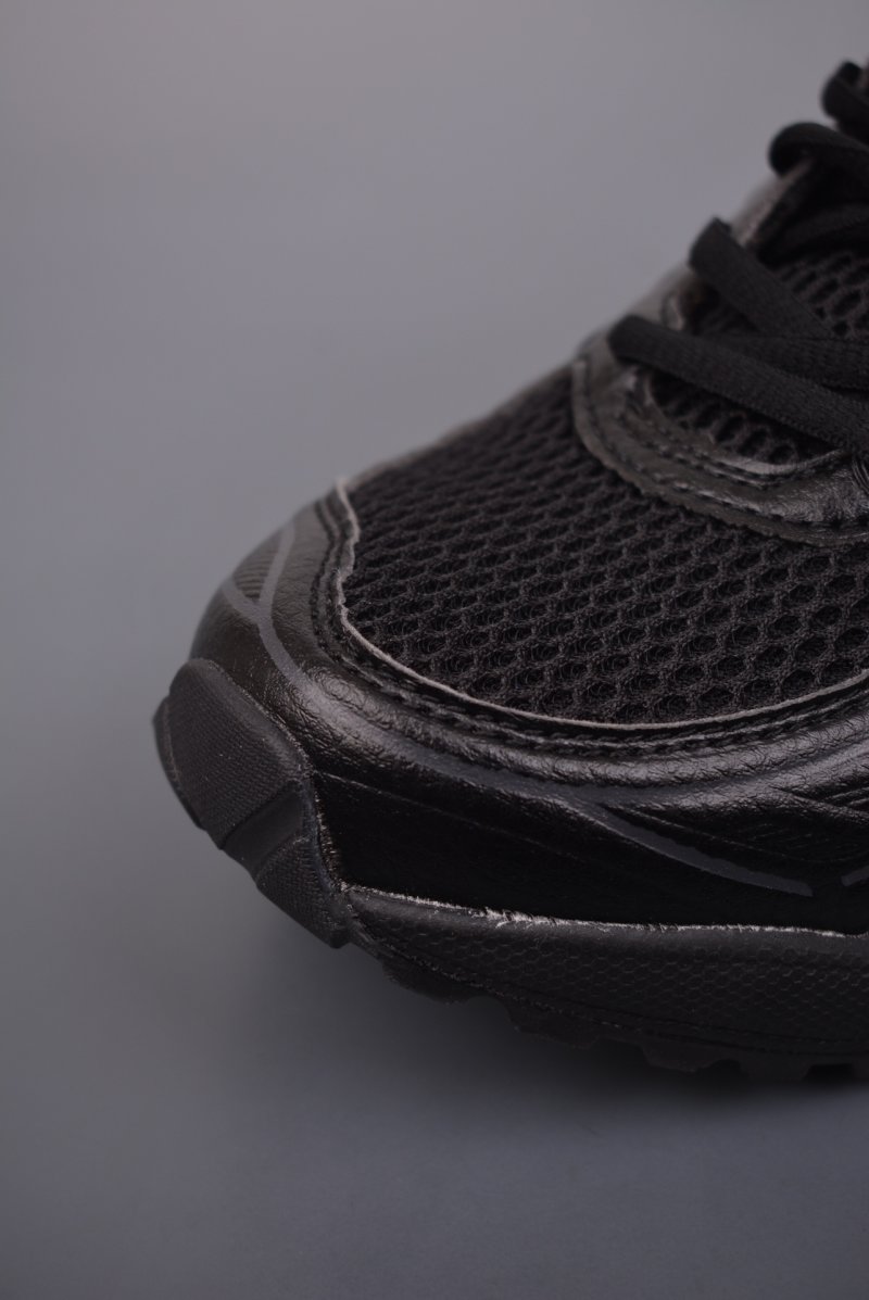 Asics Gel-Kayano 14 view
