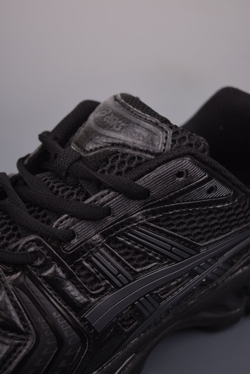Asics Gel-Kayano 14 view