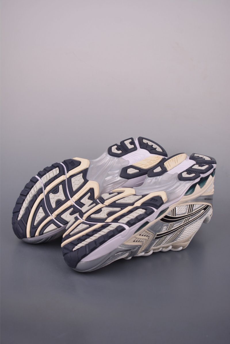 Asics Gel-Kayano 14 view