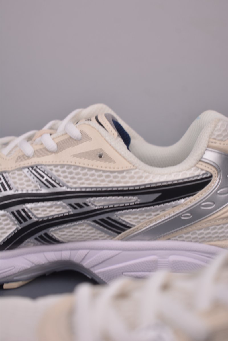Asics Gel-Kayano 14 view
