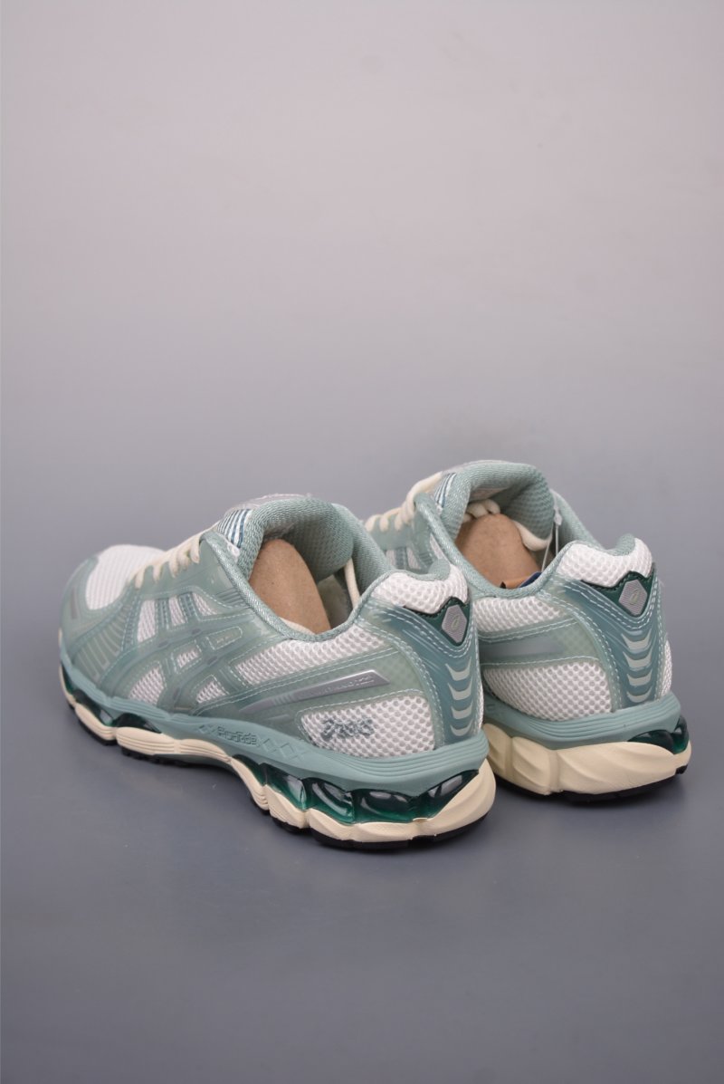 Asics Gel-Kayano 12.1 view