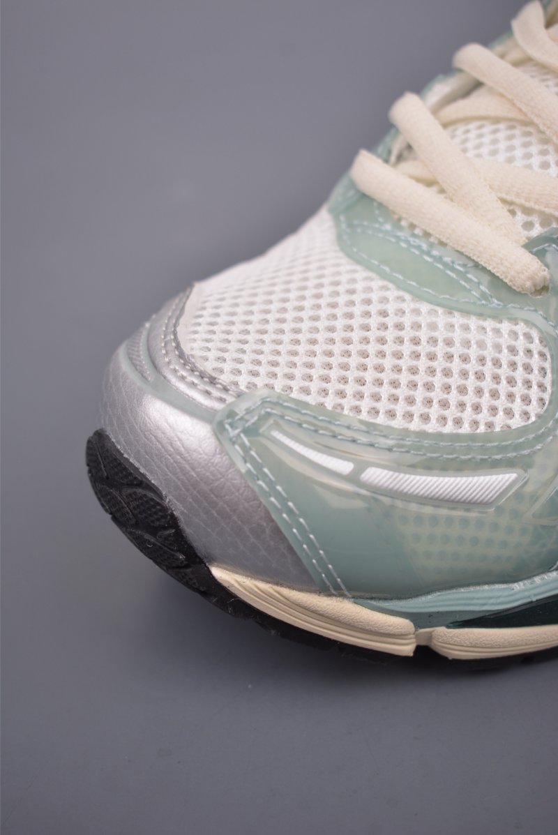 Asics Gel-Kayano 12.1 view