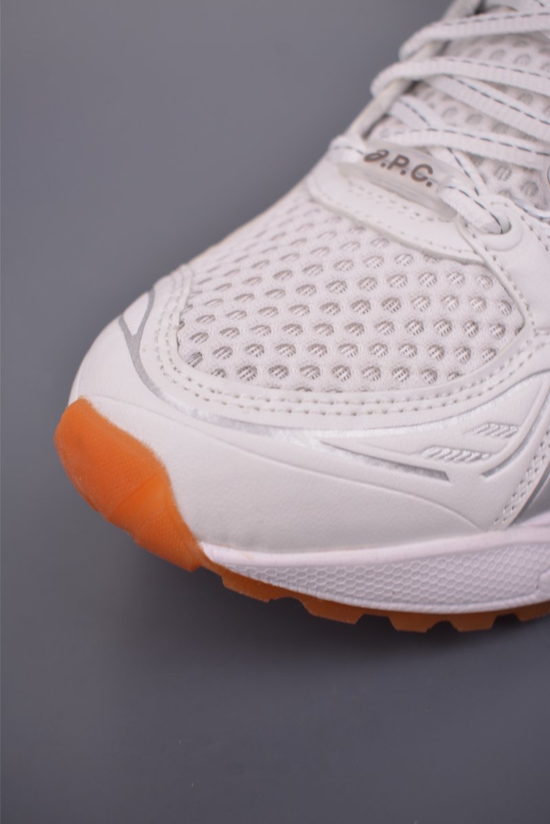 Asics Gel-Kayano 14 view