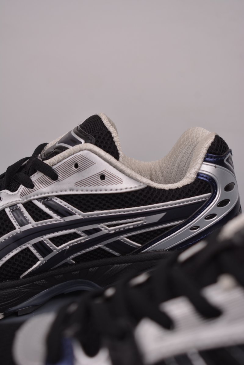 Asics Gel-Kayano 14 view
