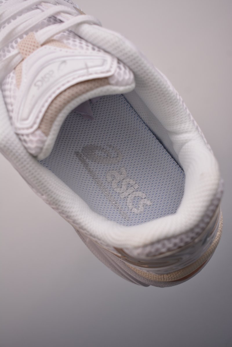 Asics Gel-Kayano 14 view