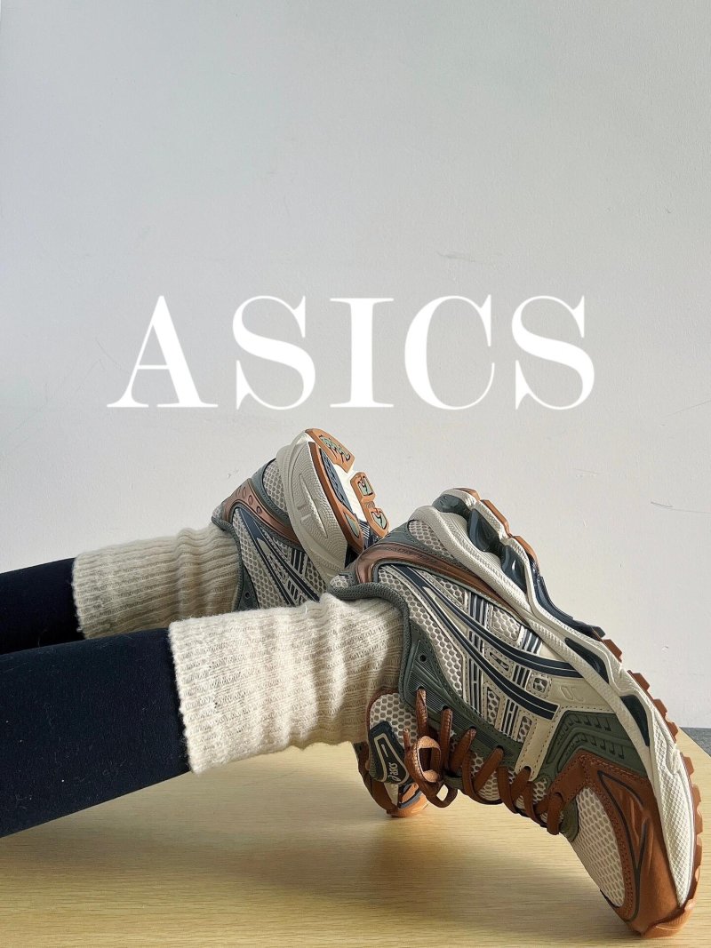 Asics Gel-Kayano 14 view