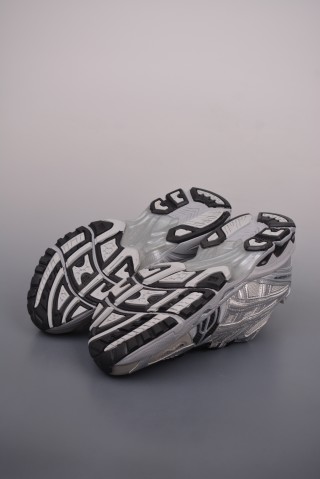 Asics Gel-Kayano Legacy view 3