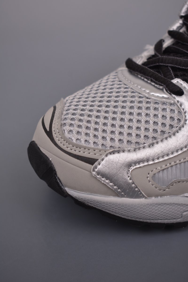 Asics Gel-Kayano Legacy view