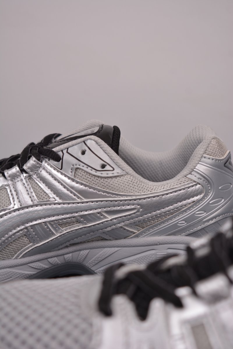 Asics Gel-Kayano Legacy view