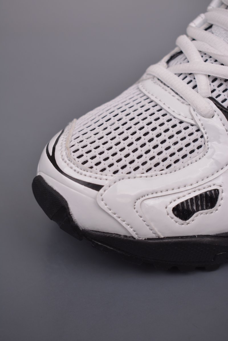 Asics Gel-Kayano Legacy view