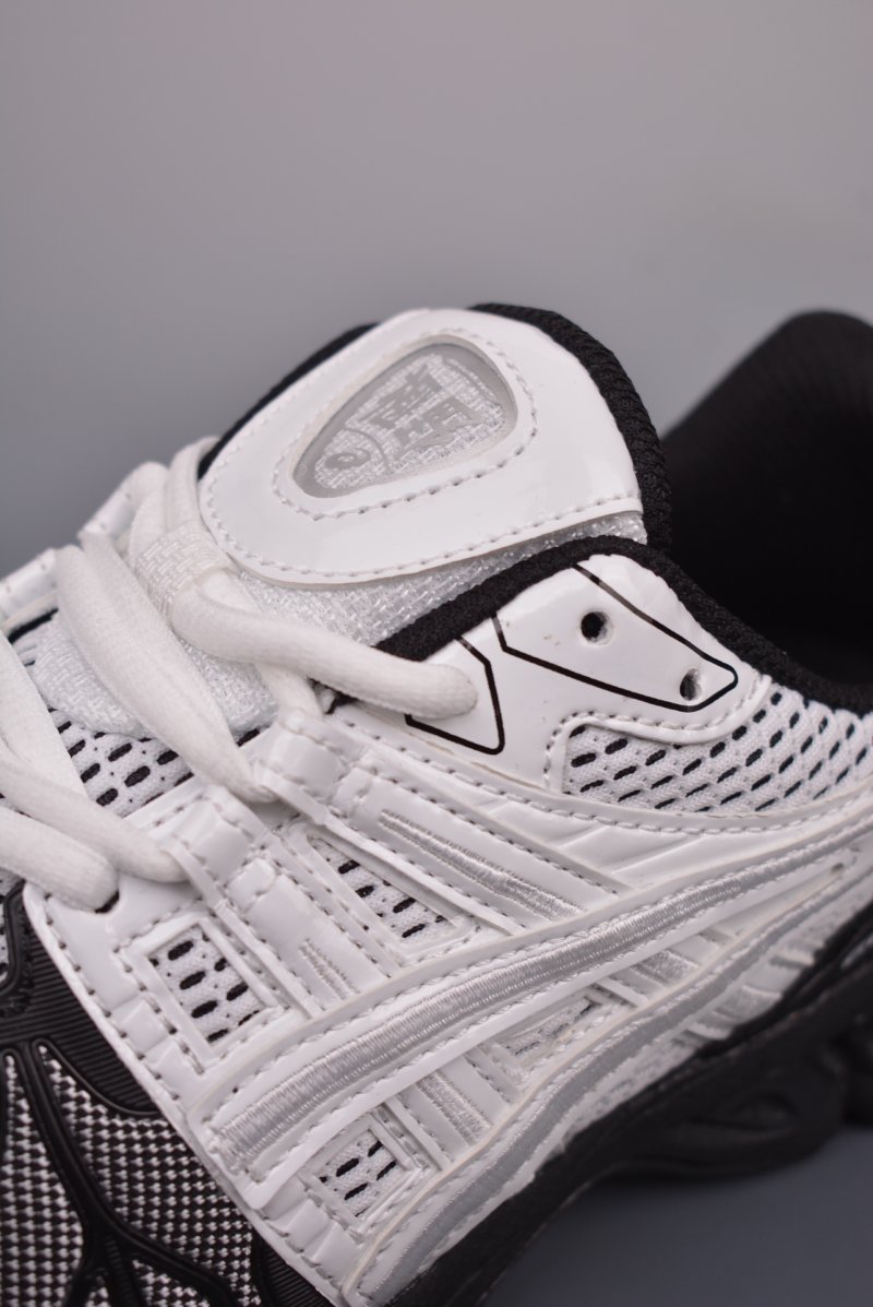 Asics Gel-Kayano Legacy view