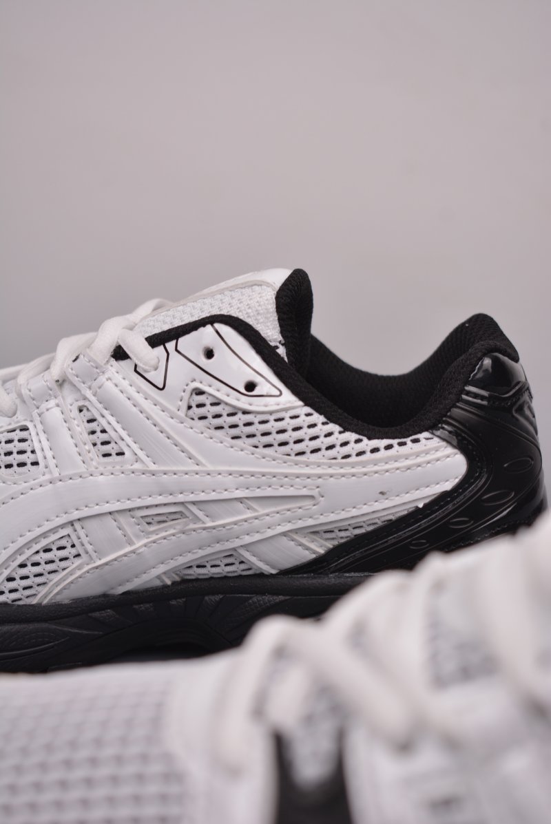 Asics Gel-Kayano Legacy view