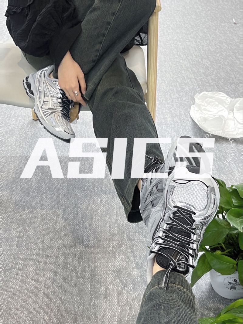 Asics Gel-Kayano Legacy view