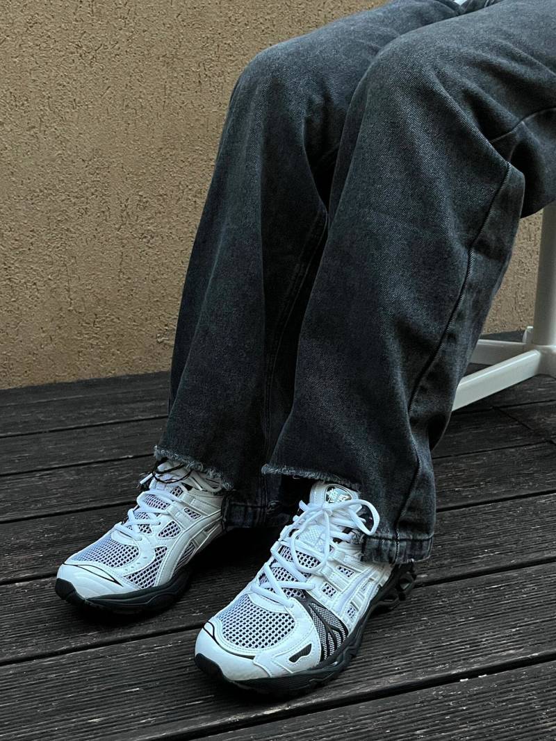 Asics Gel-Kayano Legacy view