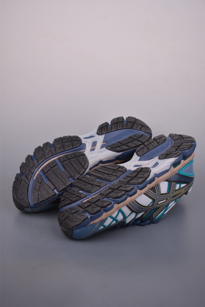 Asics Gel-Kinetic Fluent view