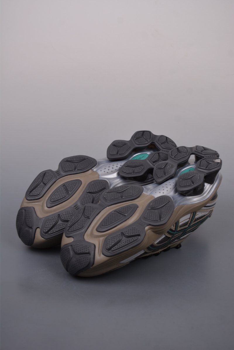 Asics Gel-Kinetic Fluent 'Silver' view